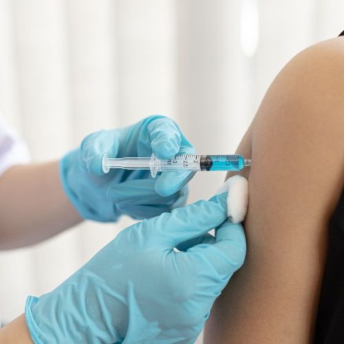 Vacinação contra HPV para jovens de 15 a 19 anos segue até dezembro em Senador Canedo
