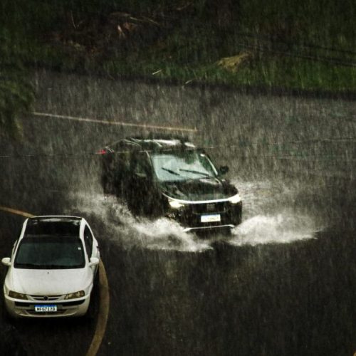 Goiás terá sábado de clima instável com alerta para chuvas fortes e ventos de até 60 km/h