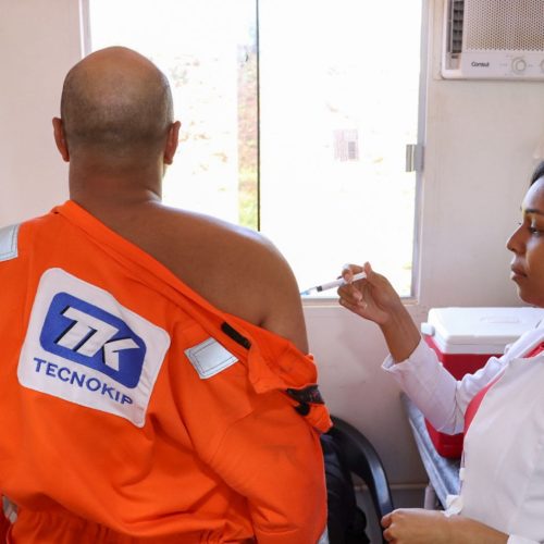 Prefeitura de Senador Canedo Realiza Atualização Vacinal para Funcionários da Indústria de Petróleo