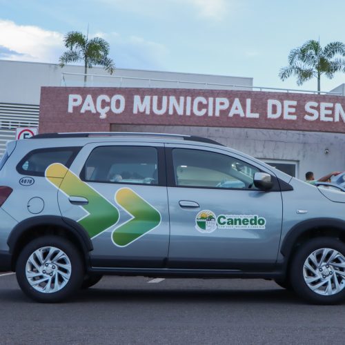 Prefeitura de Senador Canedo entrega novos veículos para reforçar serviços públicos
