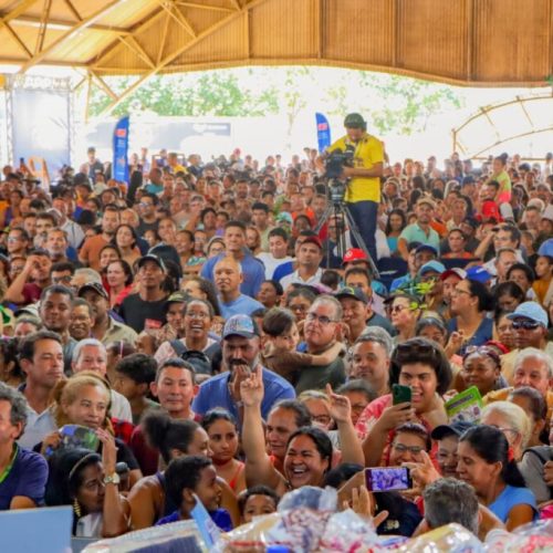 Avança Canedo supera 8 mil atendimentos e reúne milhares de moradores na Praça Criativa Central