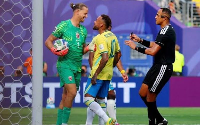 Vídeo de leitura labial revela troca de provocações entre Neymar e goleiro da Noruega durante eliminação do Brasil
