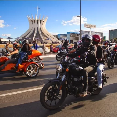 Capital Moto Week 2025 deve reunir 800 mil pessoas e 300 mil motos em Brasília.