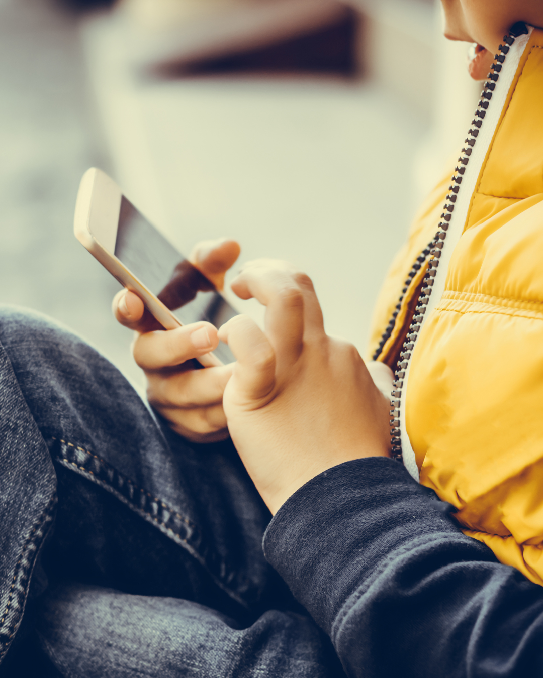 Austrália Aprova Lei Histórica que Proíbe Redes Sociais para Menores de 16 Anos com Multas de até R$ 200 Milhões