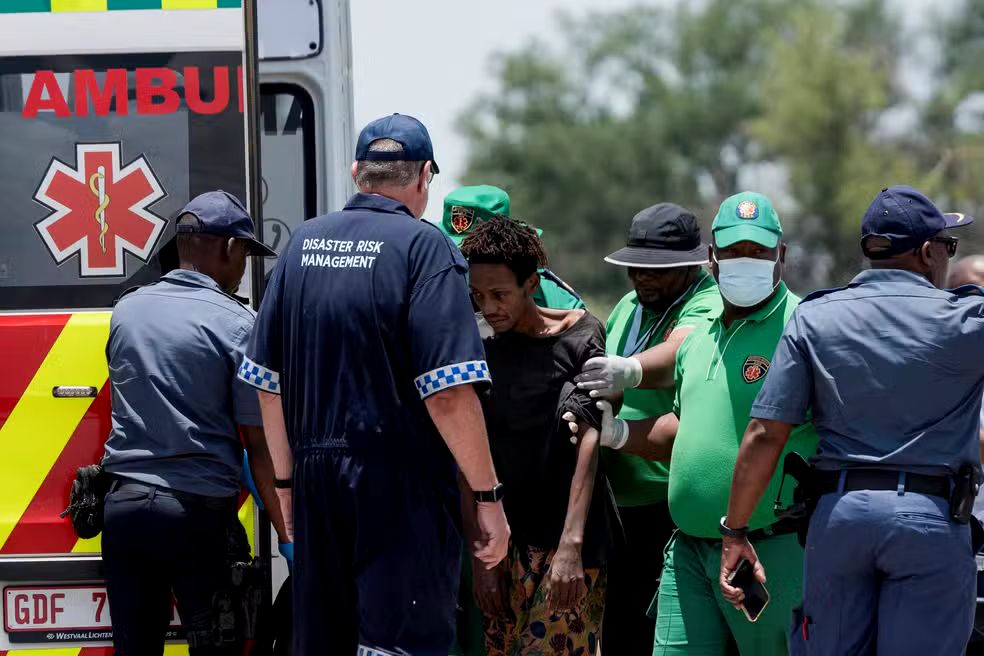 Tragédia em Mina Ilegal na África do Sul: Resgate Revela Sobreviventes e Corpos em Meio ao Caos