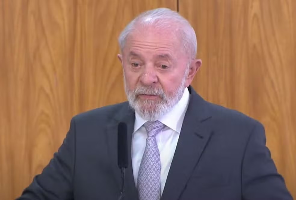 Tensão Diplomática: Brasil Rebate EUA e Negocia para Evitar Tarifas de Trump