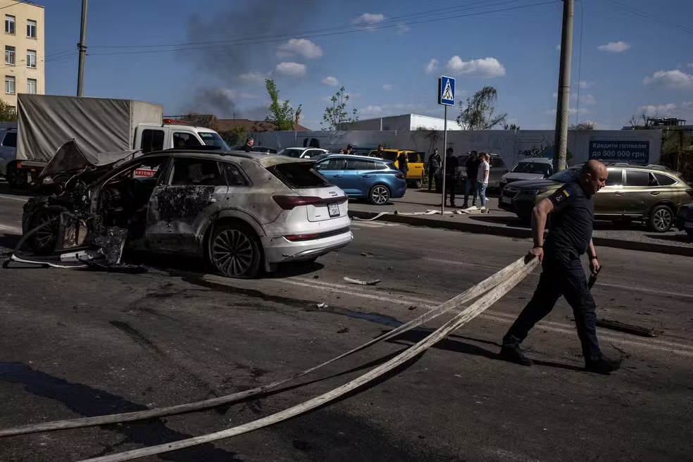Ataque russo com drones mata ao menos nove na Ucrânia em meio a sinais de negociações por cessar-fogo