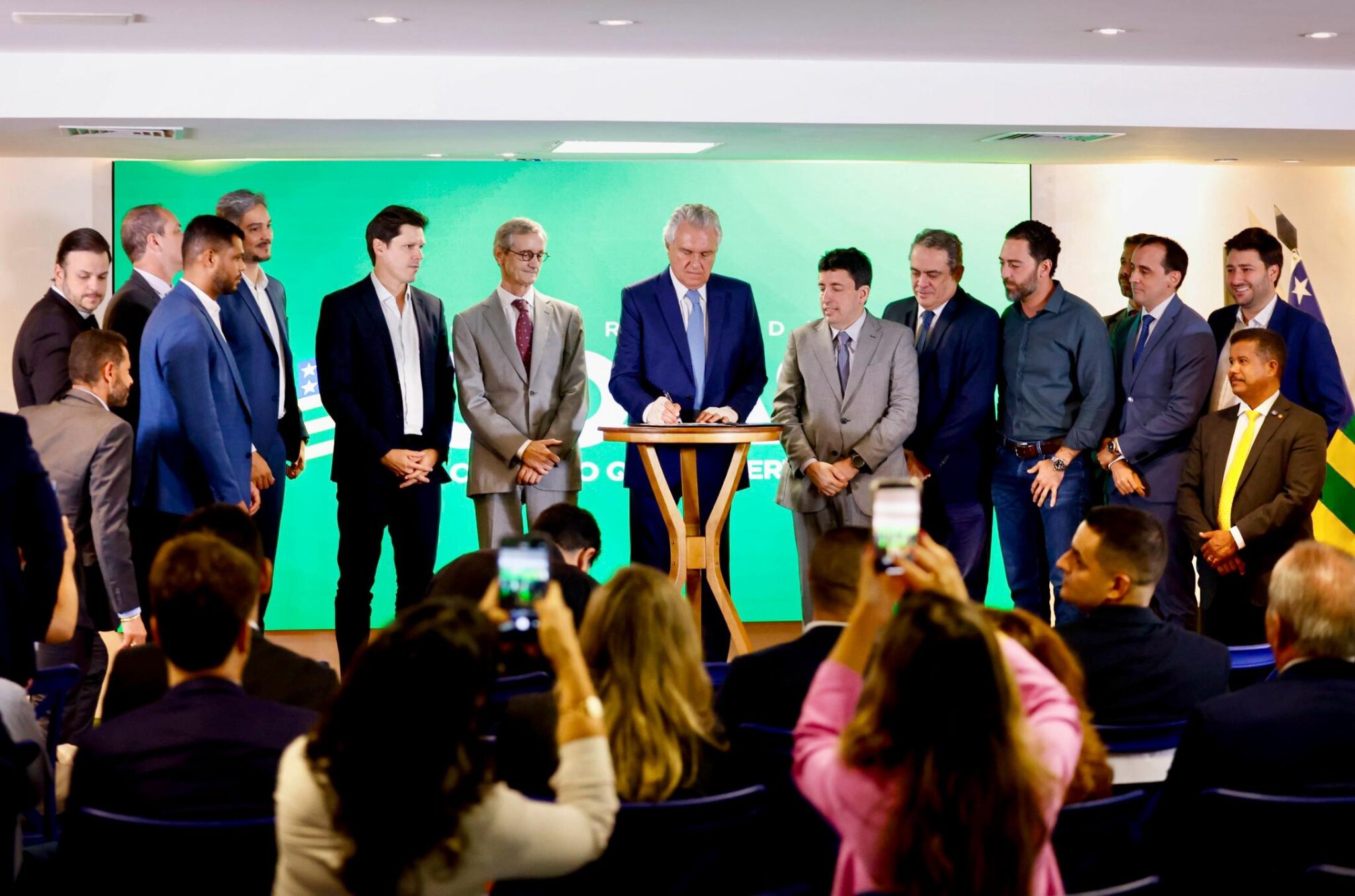 Governo de Goiás assina concessão do Serra Dourada; R$ 263 milhões serão investidos em revitalização