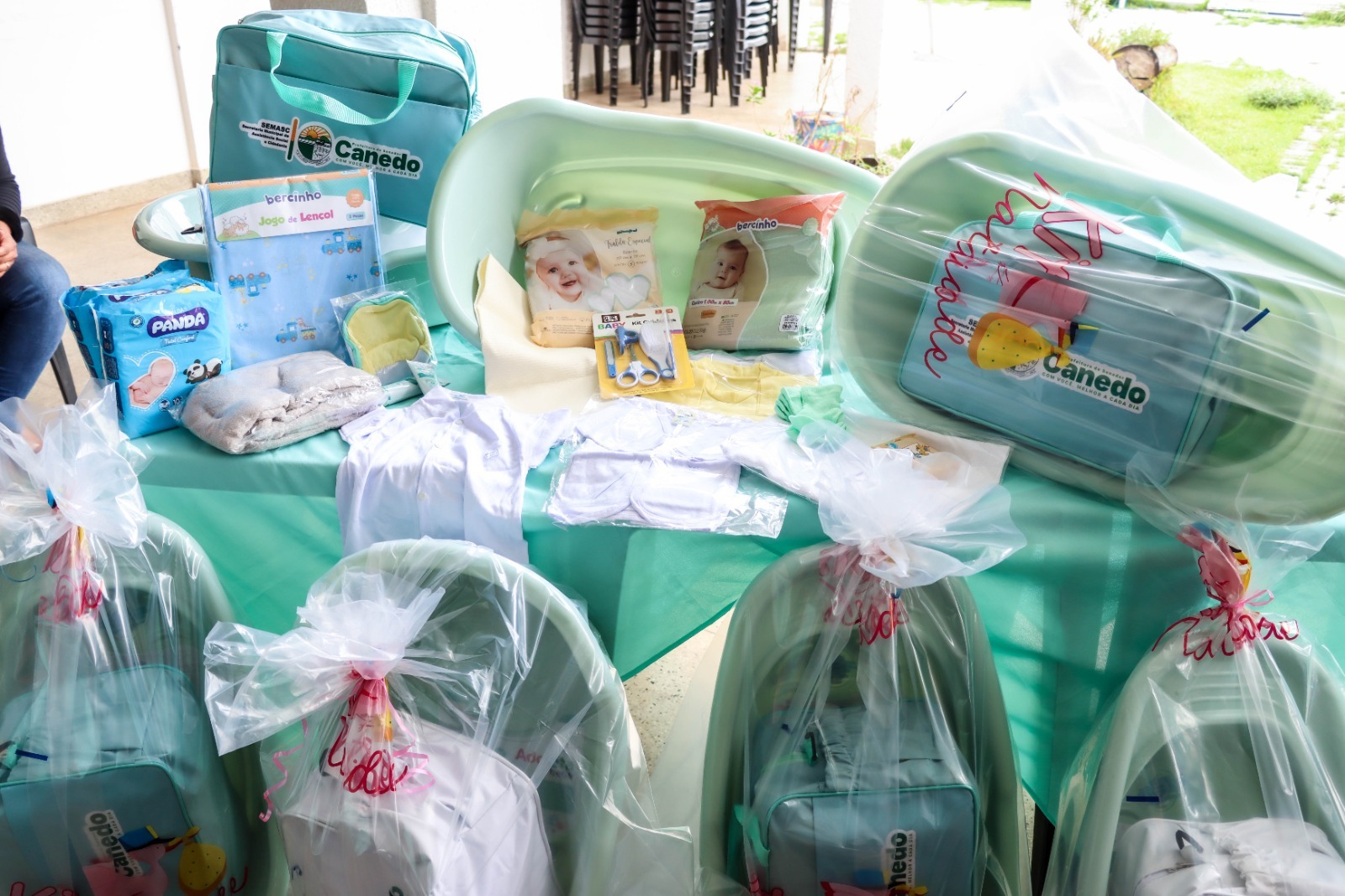 SEMACS entrega 43 kits natalidade a gestantes e puérperas assistidas pelo município