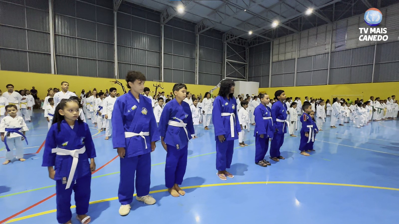 Senador Canedo realiza entrega de faixas para alunos de artes marciais
