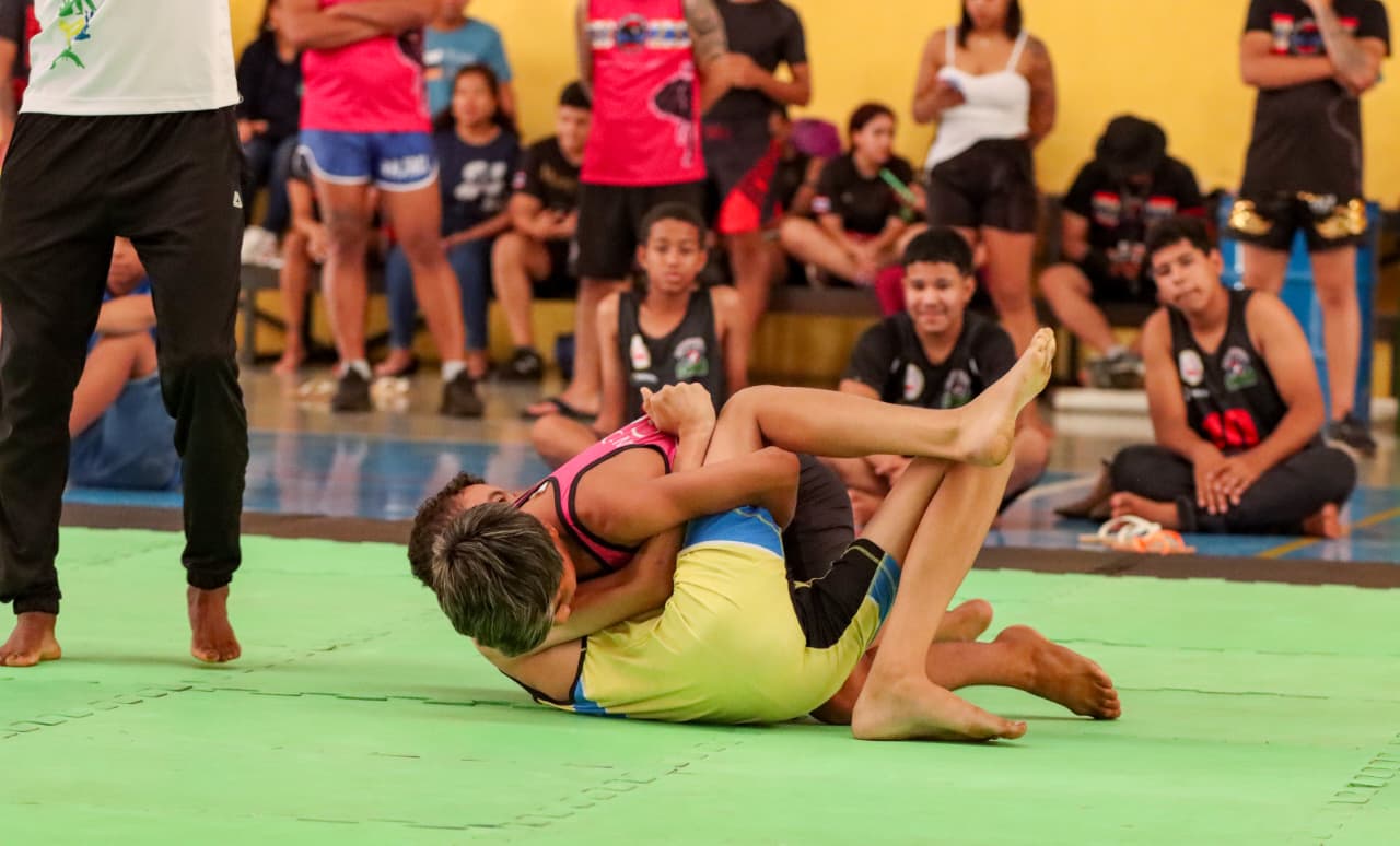 Festival de Wrestling em Senador Canedo destaca talento local e homenageia atleta da Seleção Brasileira