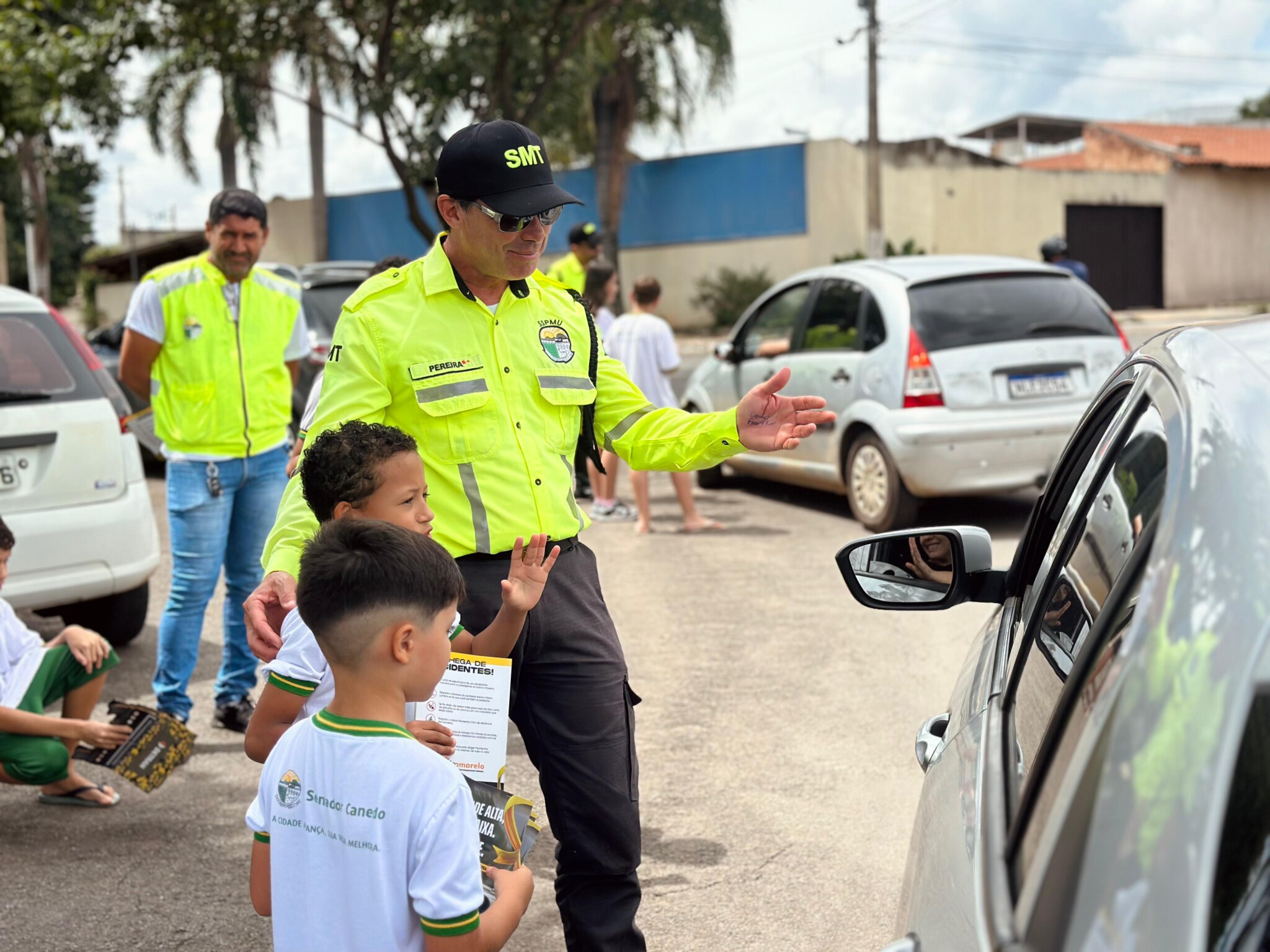 SMT realiza blitz educativa e reforça a importância da educação para o trânsito desde a infância