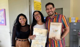 Semed distribui material sobre saúde mental a servidores da Educação