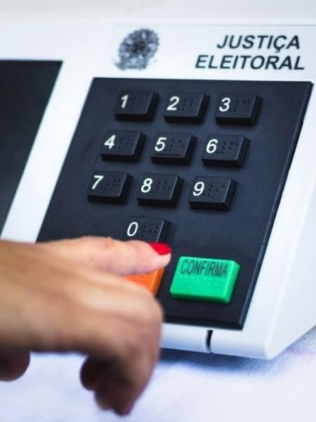 Eleitores têm até 6 de maio para regularizar título e dados