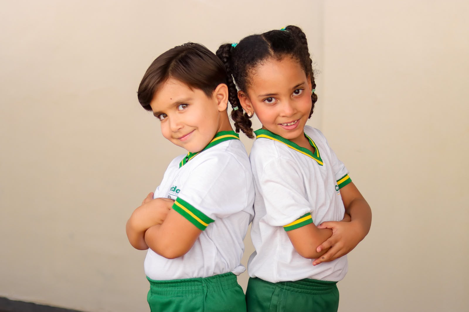 Famílias de Senador Canedo já podem escolher o tamanho do uniforme escolar de 2027 pela internet
