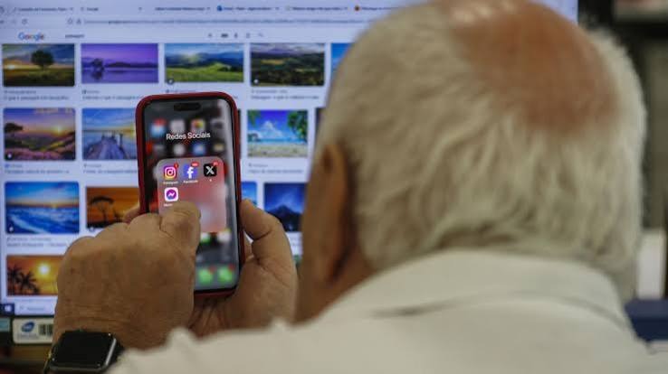 Meios digitais superam TV e rádio como principal fonte de notícias no Brasil