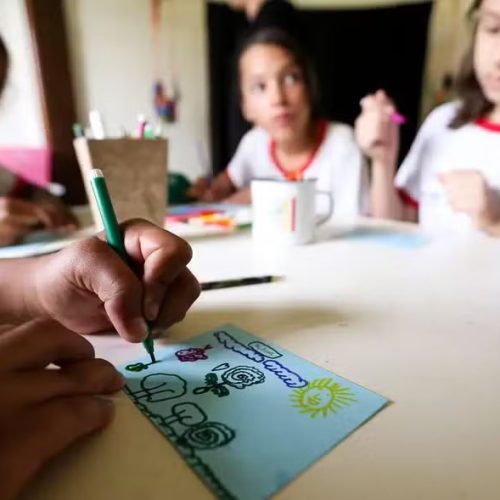 STF mantém proibição do homeschooling no DF e reforça que regulamentação é competência federal