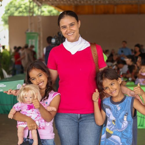 Regularização fundiária garante escrituras a mais de 200 famílias em Senador Canedo