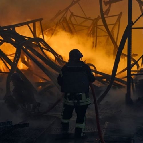 Rússia ataca Kiev horas após Ucrânia aceitar proposta dos EUA para cessar-fogo