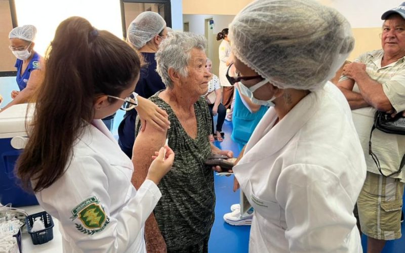 Dia D de vacinação contra a gripe mobiliza Goiás e marca início da campanha nacional