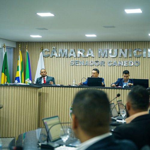 Câmara de Senador Canedo realiza sessões ordinárias com apresentação de projetos dos vereadores.
