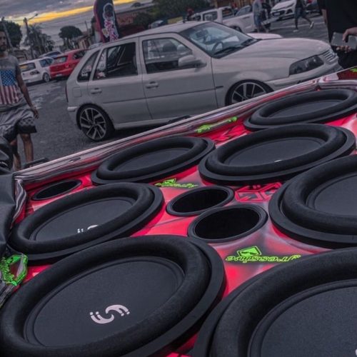 Som automotivo potente pode exigir regularização de até R$ 1 mil no Detran