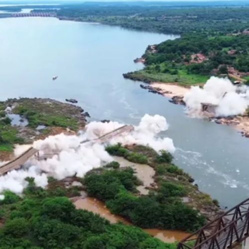 Restante da estrutura da Ponte JK é demolida com explosivos
