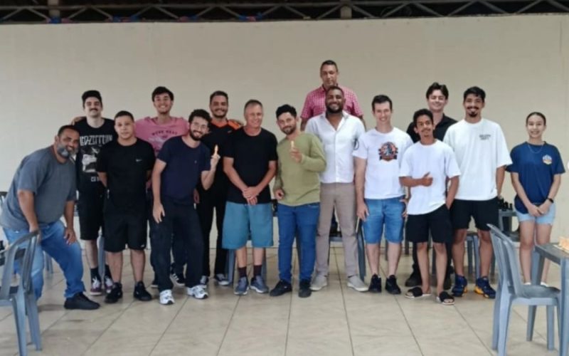 Clube de Xadrez Senador Canedo promove torneio interno de rápidas e celebra evolução dos enxadristas