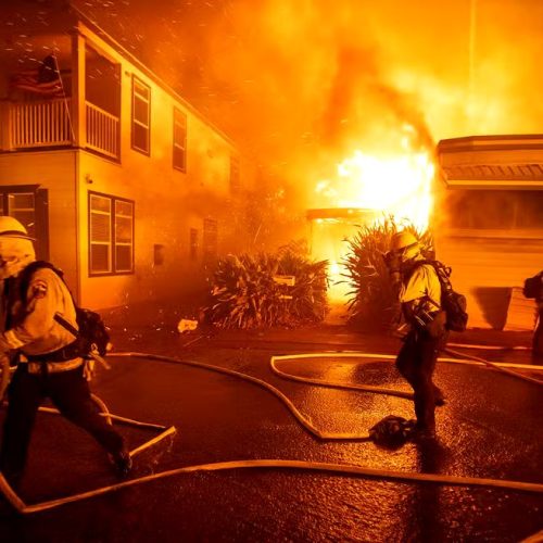 Incêndios Históricos em Los Angeles: Entenda o Que Está Por Trás das Chamas Fora de Época