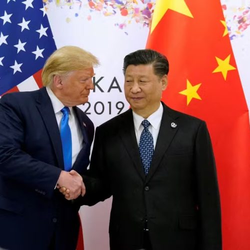Trump sinaliza possível novo acordo comercial com China e planeja novas tarifas de importação