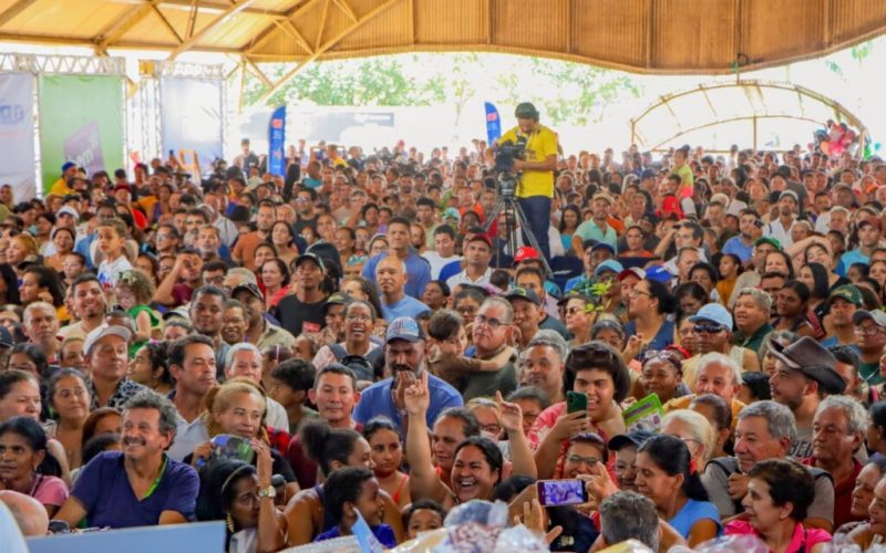 Avança Canedo supera 8 mil atendimentos e reúne milhares de moradores na Praça Criativa Central