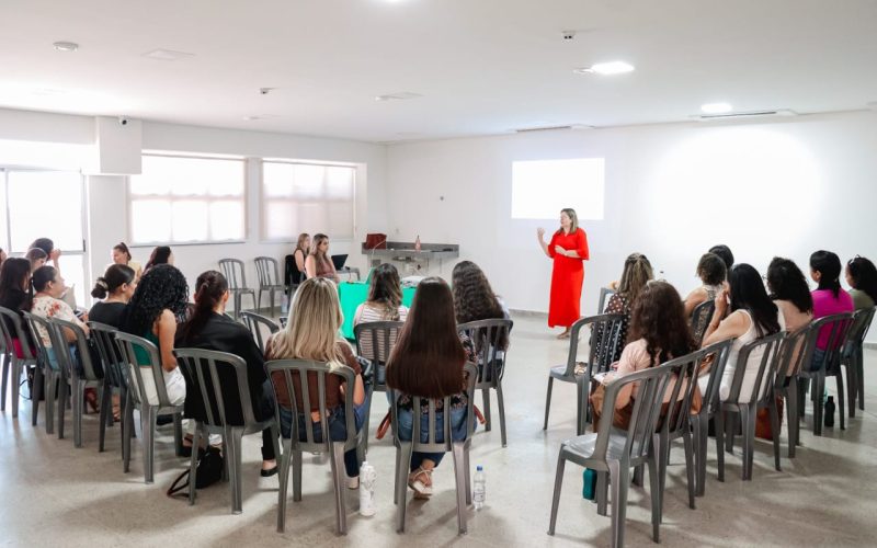 Reunião pedagógica discute práticas e diretrizes da Educação Infantil em Senador Canedo