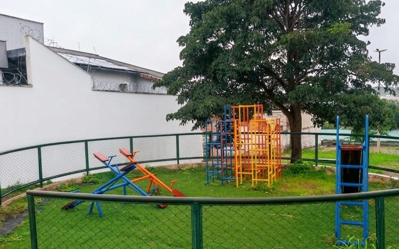 Manutenção em área próxima à USF Vila Galvão melhora espaço de convivência em Senador Canedo