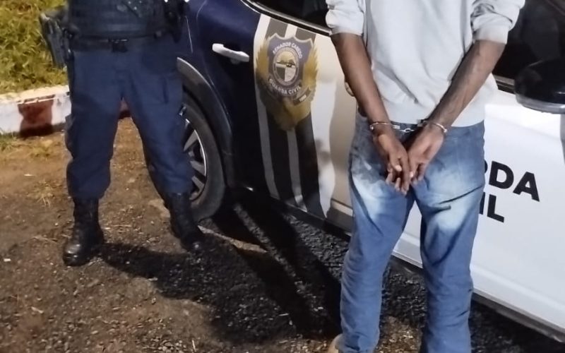 GCM detém homem por ameaça de morte no Setor Castros, em Senador Canedo