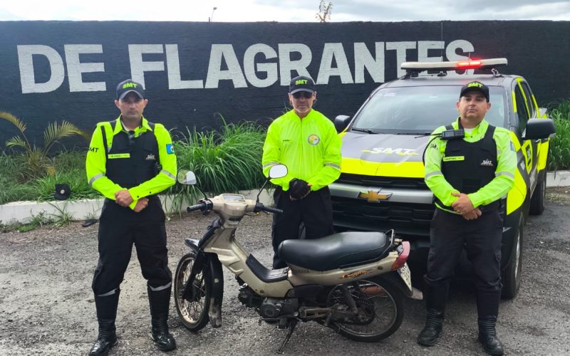 SMT flagra motoneta com placa adulterada em Senador Canedo