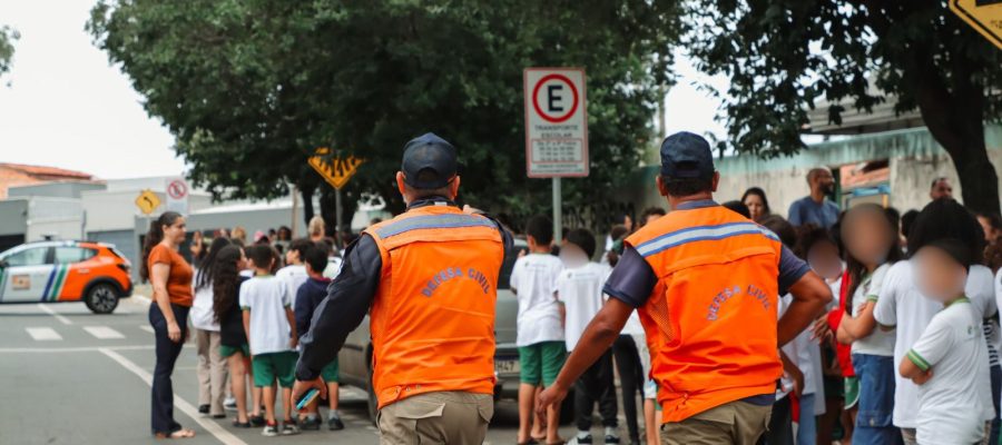 Defesa Civil realiza simulado de evacuação em escola de Senador Canedo