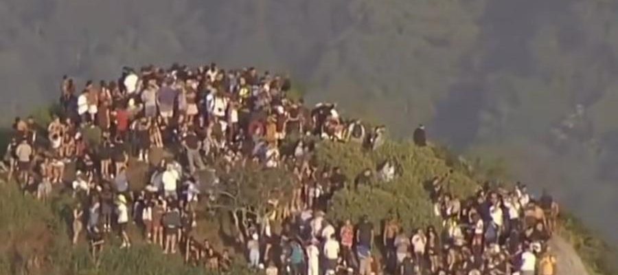 Turistas ficam presos no Morro Dois Irmãos durante tiroteio no Vidigal