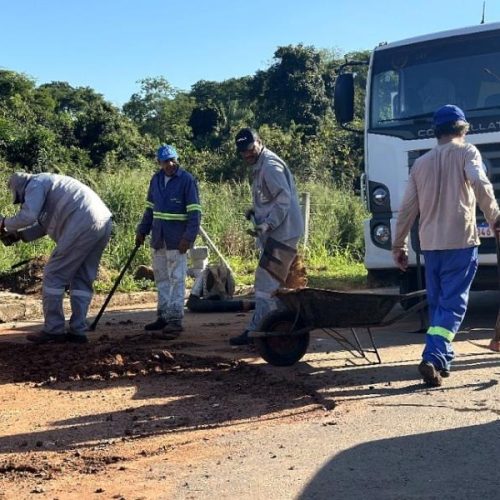 Equipes intensificam operação tapa-buraco em diferentes regiões de Senador Canedo