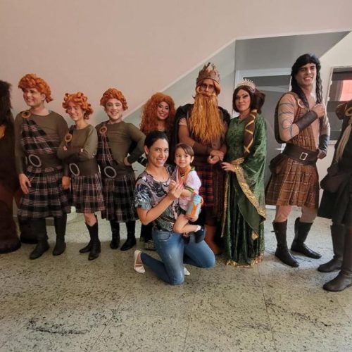 Alunos de CMEI vivenciam experiência cultural em espetáculo teatral em Goiânia