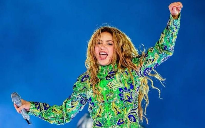 Shakira reúne mais de 2 milhões em show histórico no Rio de Janeiro