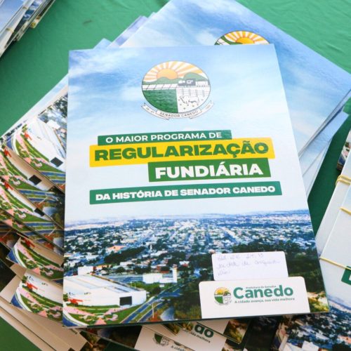 Regularização fundiária garante escrituras a 100 famílias em Senador Canedo