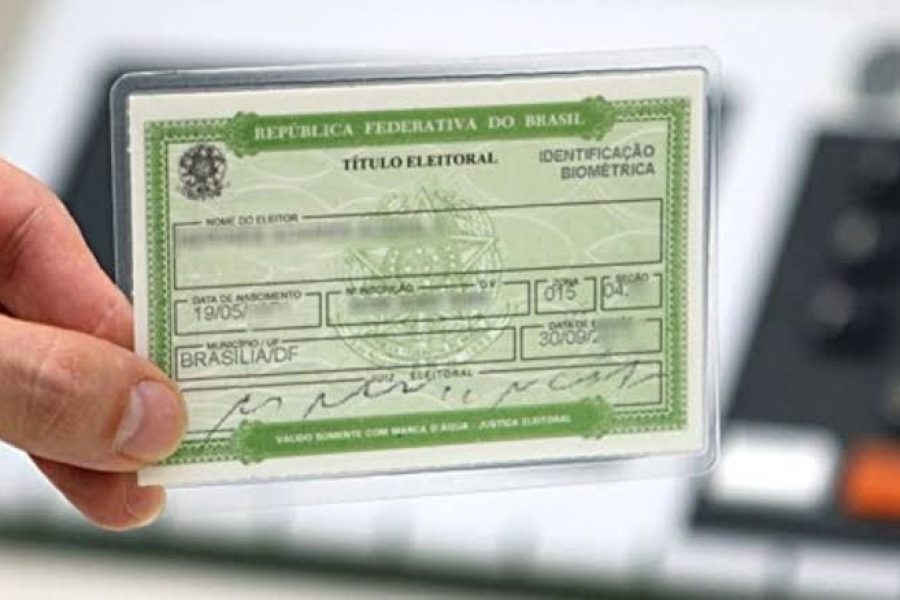 Prazo para tirar título de eleitor termina nesta quarta-feira