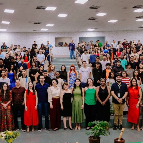 SENADOR CANEDO CELEBRA FORMAÇÃO DE 150 ALUNOS DA EJA EM SOLENIDADE NO PAÇO MUNICIPAL