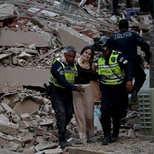 Videos mostram momento do tremor e destruição em Caracas, Venezuela