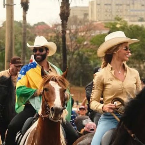 CAVALGADA DO EMBAIXADOR REÚNE 1,7 MIL CAVALEIROS EM BARRETOS E AGITA FESTA DO PEÃO
