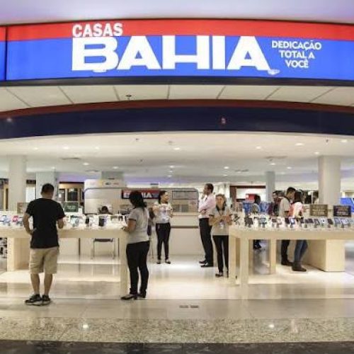 Justiça mantém suspensão de demissões em massa e manda Casas Bahia reintegrar funcionários
