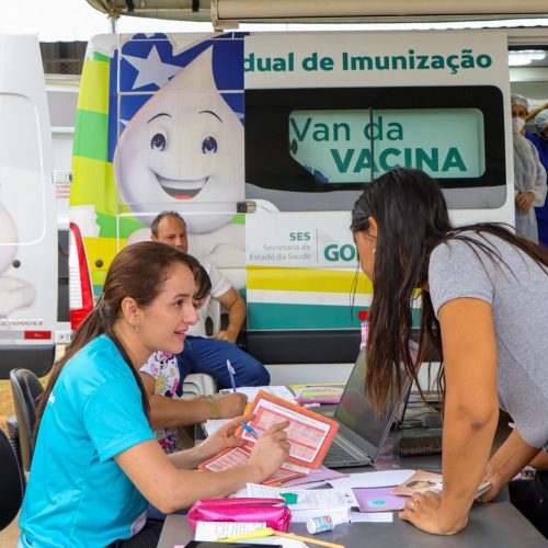 Vacinação extramuros amplia acesso à imunização em Senador Canedo