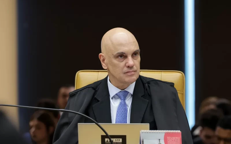 Alexandre de Moraes autoriza prisão domiciliar temporária para Jair Bolsonaro por motivo de saúde