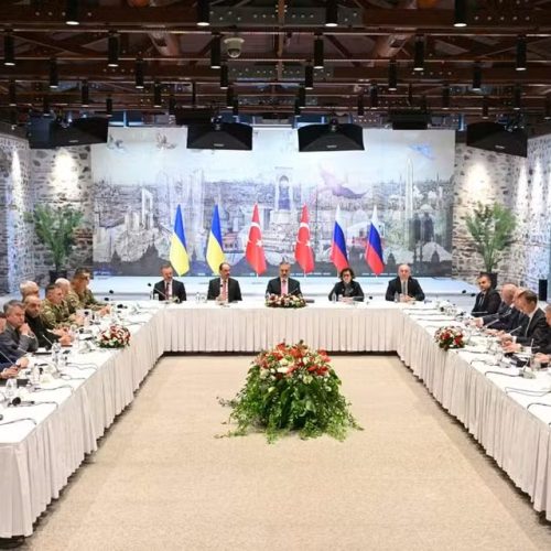 Ucrânia e Rússia fazem maior troca de prisioneiros da guerra, mas cessar-fogo ainda está longe