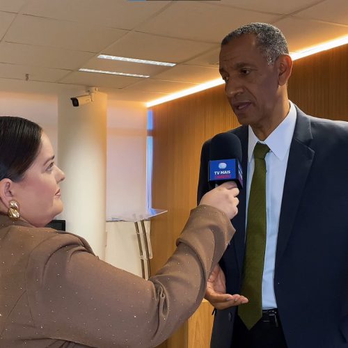 Câmara aprova Títulos de Cidadão Canedense propostos pela vereadora Tia Fernanda